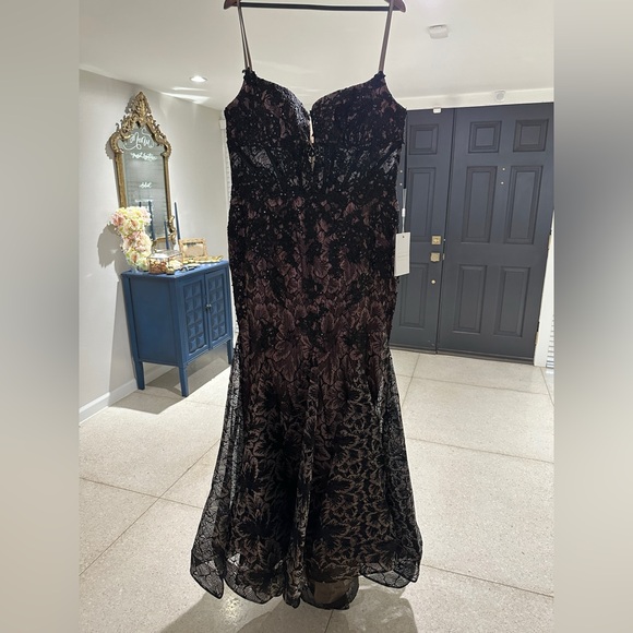 NWT Mac Duggal Black Lace Evening Gown - Picture 6 of 6